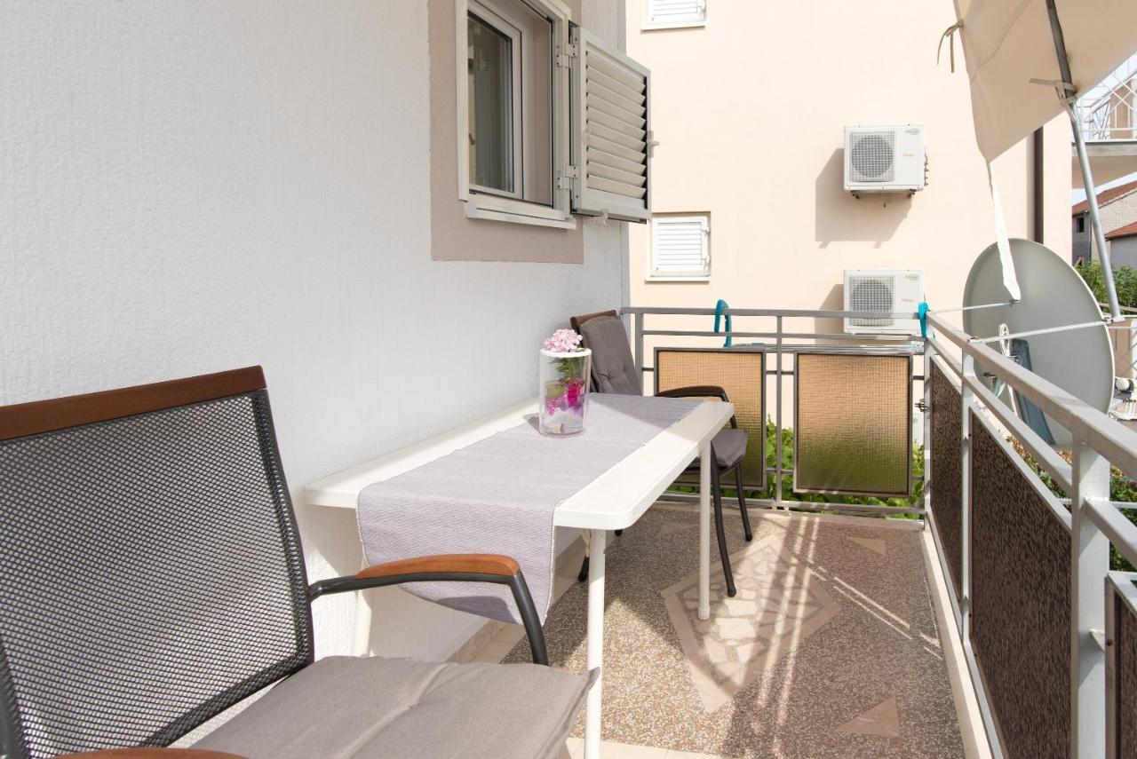 Topic Apartments Vodice Eksteriør billede